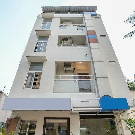 Oyo 13170 Victory Suites Bangalore Esterno foto