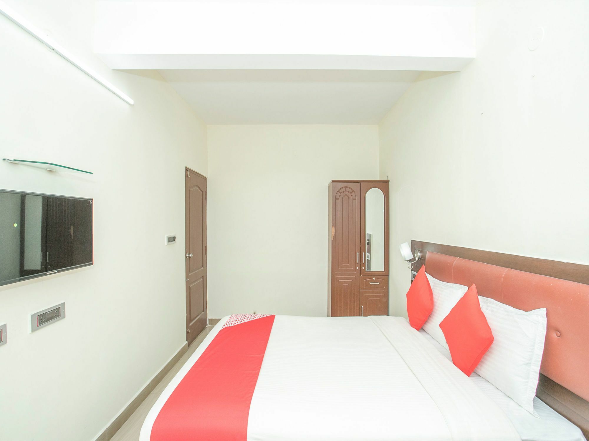 Oyo 13170 Victory Suites Bangalore Esterno foto