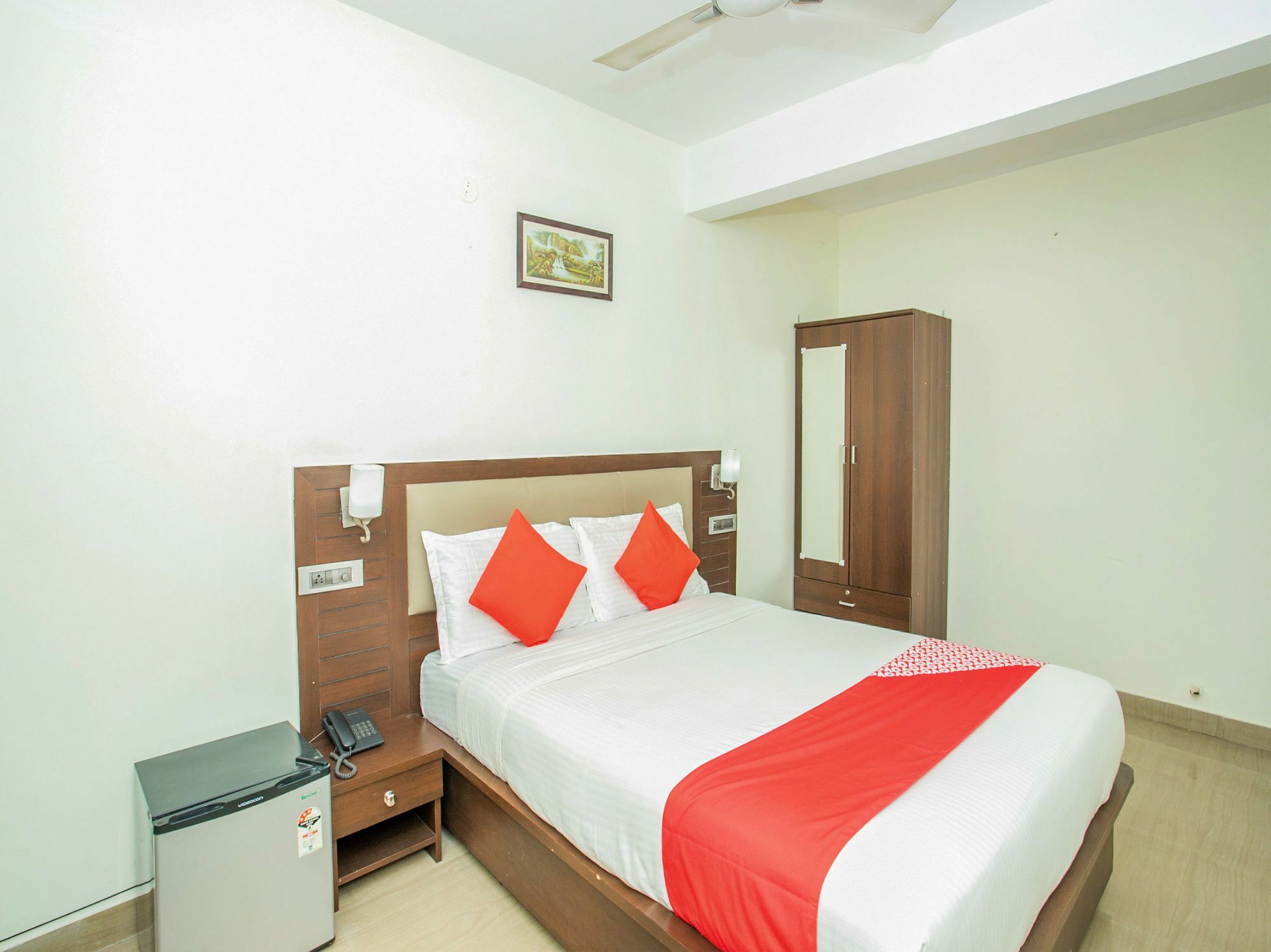 Oyo 13170 Victory Suites Bangalore Esterno foto