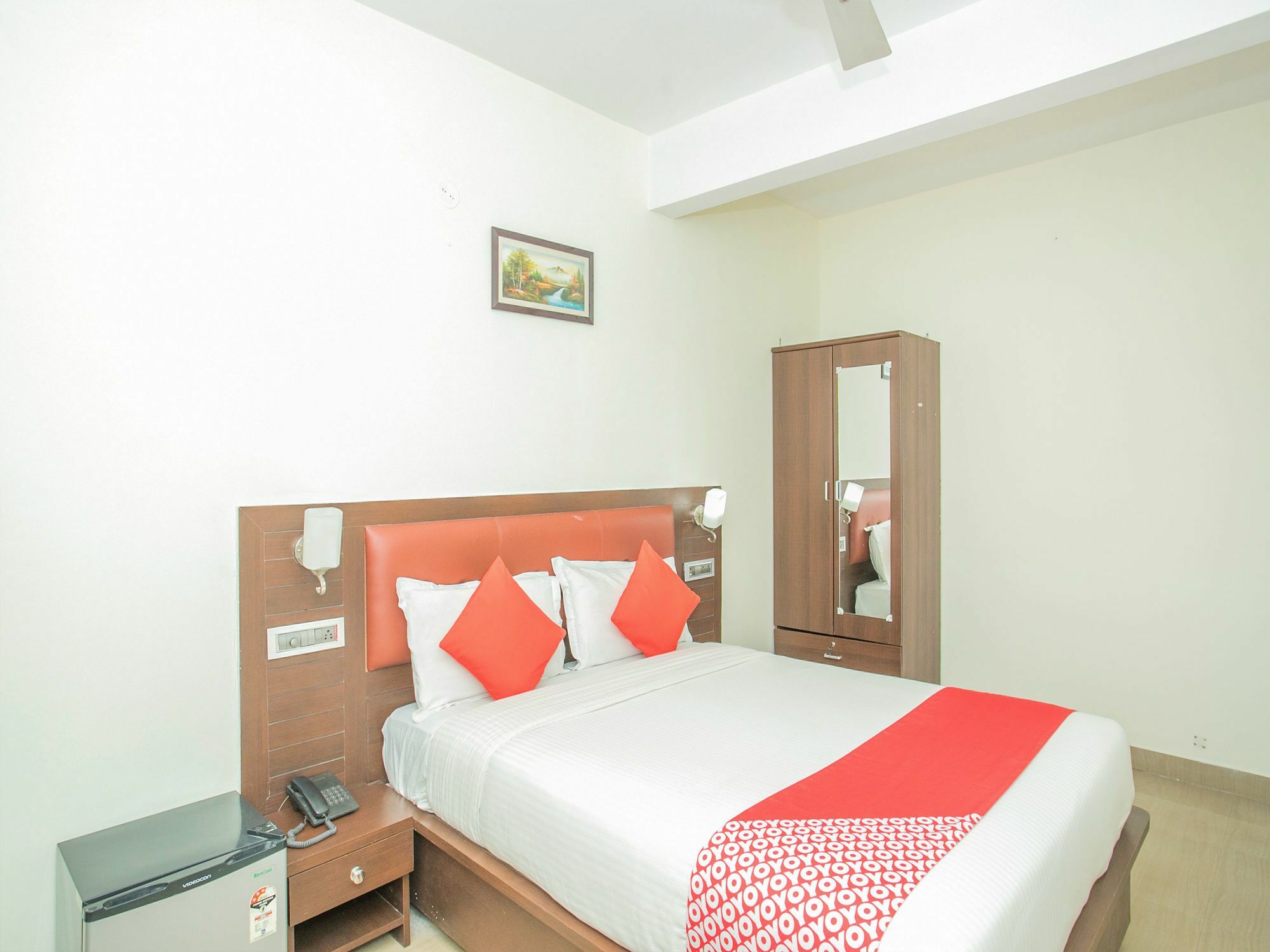 Oyo 13170 Victory Suites Bangalore Esterno foto